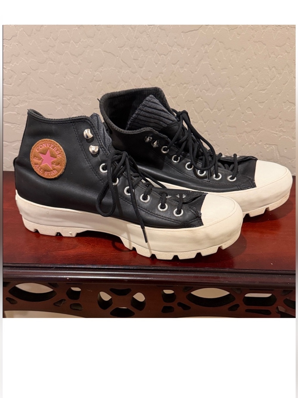 Converse Women’s Chuck Taylor Black Leather High Top Gore Tex Sneaker SZ 11